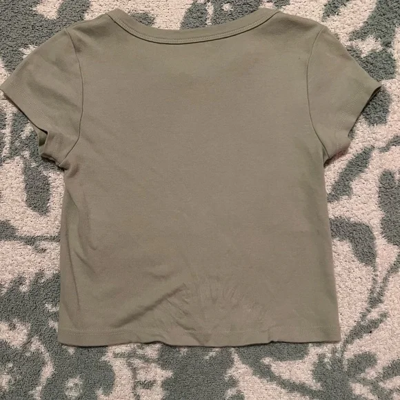 cropped basic tee - Picture 2 of 2